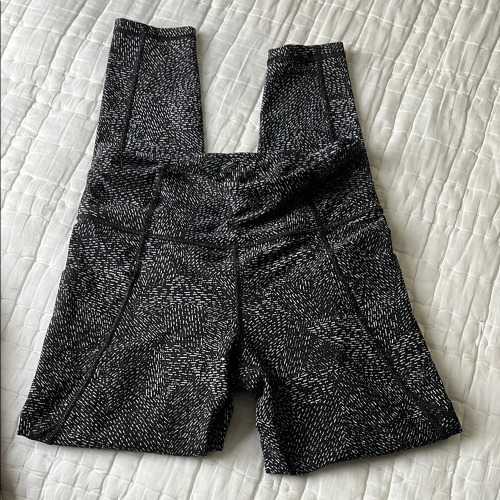 Salutation stash pocket tight